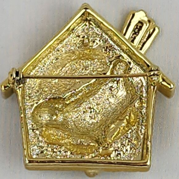 🔹️Vintage Gold Tone Bird On A Birdhouse Brooch Pin - Picture 8 of 12